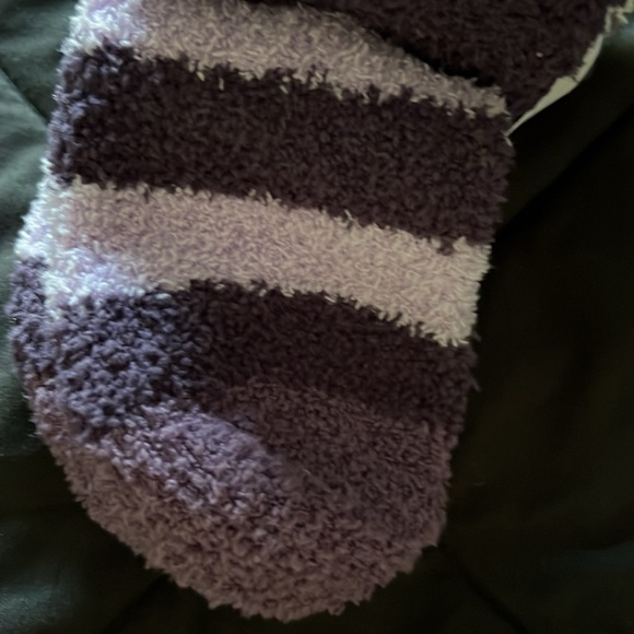 Women’s fuzzy socks (3 pk) - Picture 5 of 7